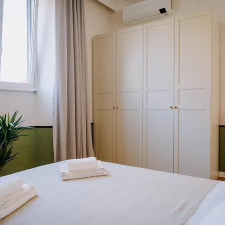 Modern In Cornelia Apartment *